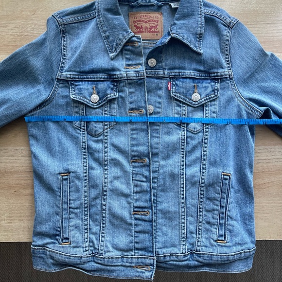 Denim Jacket - Levi's Women's Original Trucker Jacket - Size M - Picture 10 of 13